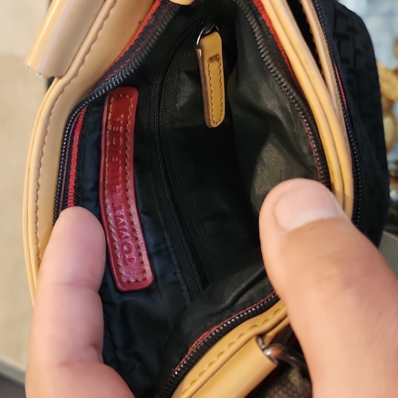 Tommy Hilfiger Cross Body Bag - Picture 4 of 4